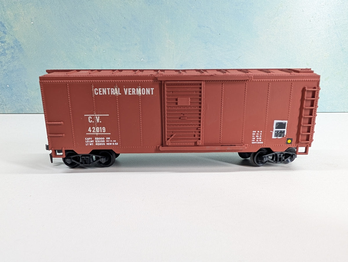 USED HO Scale 40' Box Car Central Vermont CV #42019