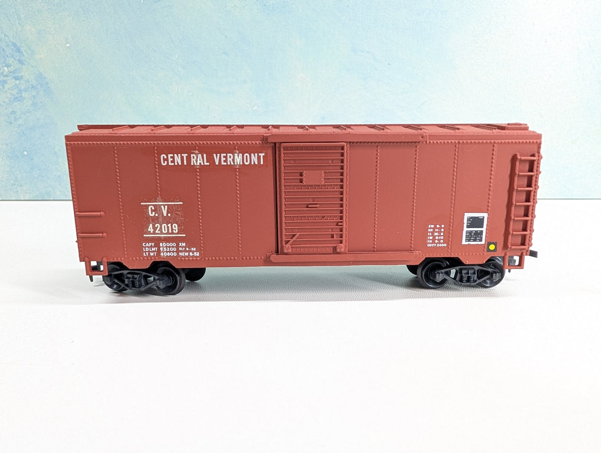 USED HO Scale 40' Box Car Central Vermont CV #42019