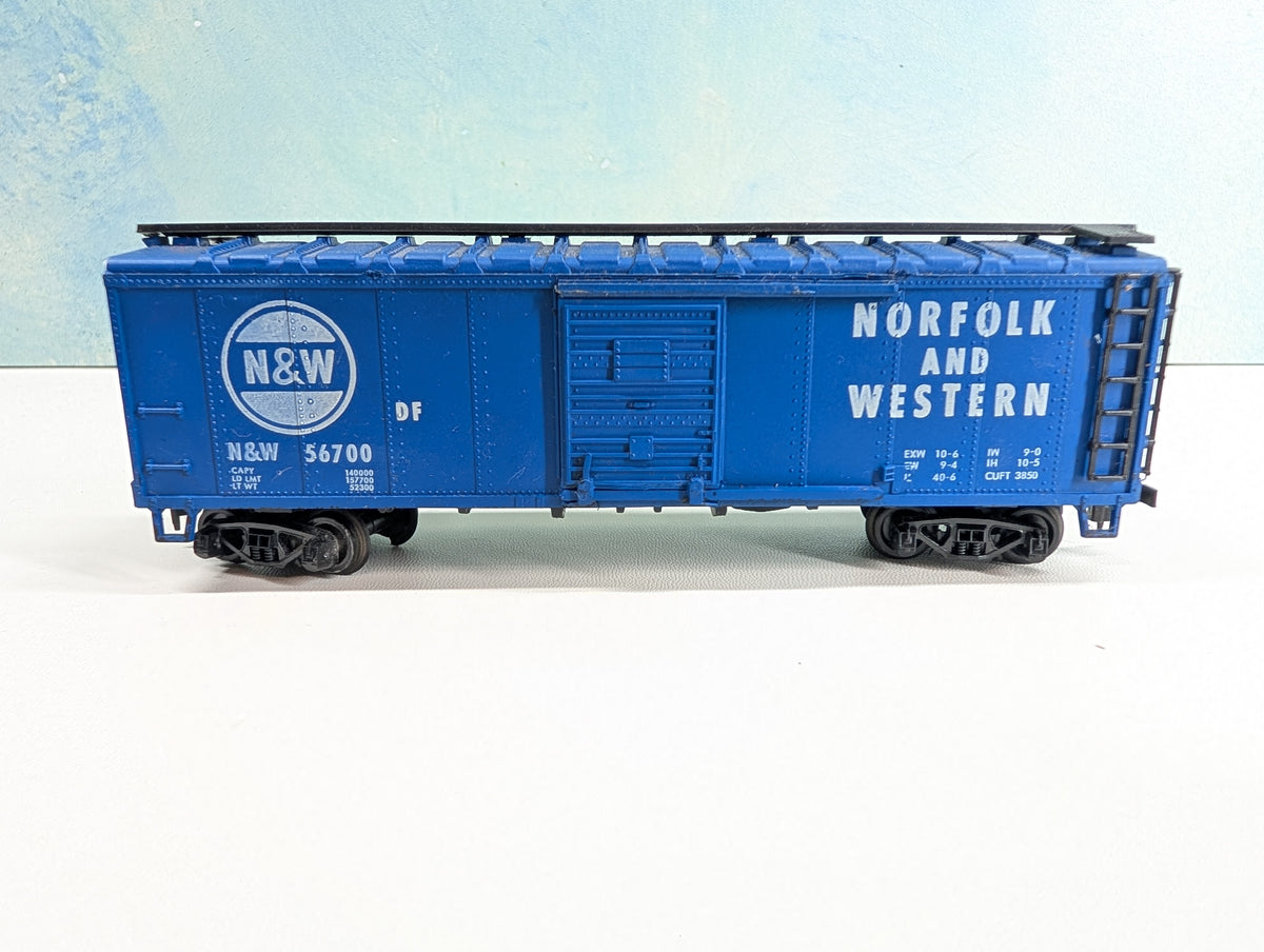 USED HO Scale 40' Box Car Norfolk and Western NW #56700