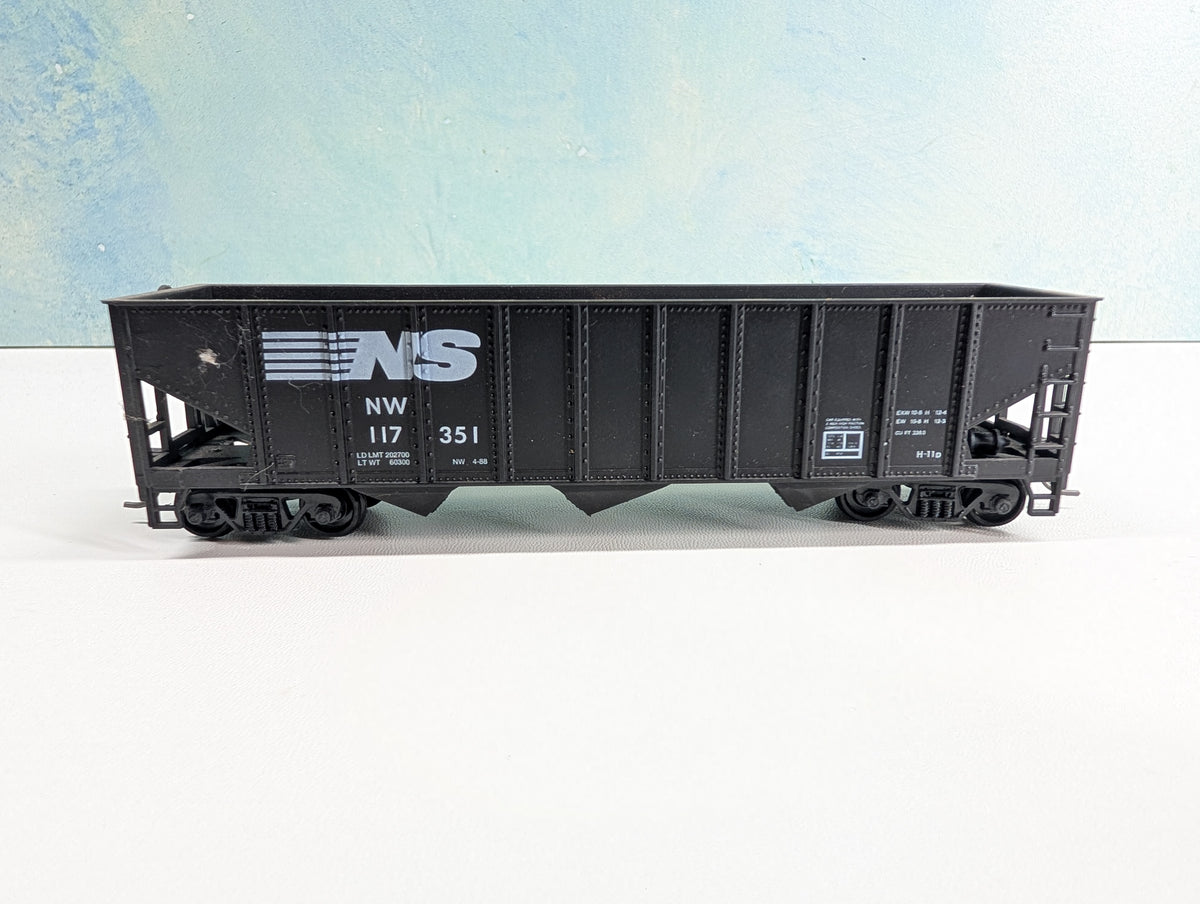 USED Roundhouse HO Scale Quad Hopper Norfolk Southern NW #117351