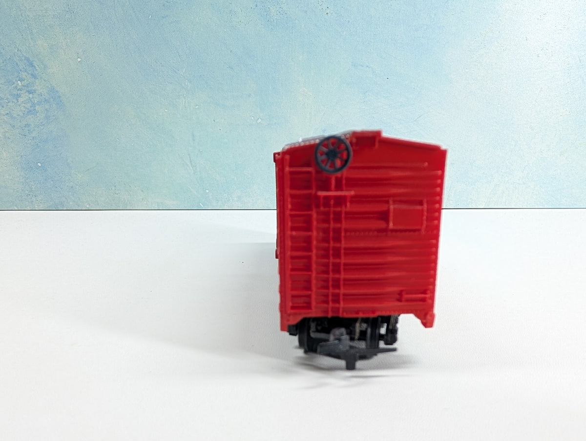 USED Lionel HO Scale 40' Box Car Milwaukee Road MILW #88513