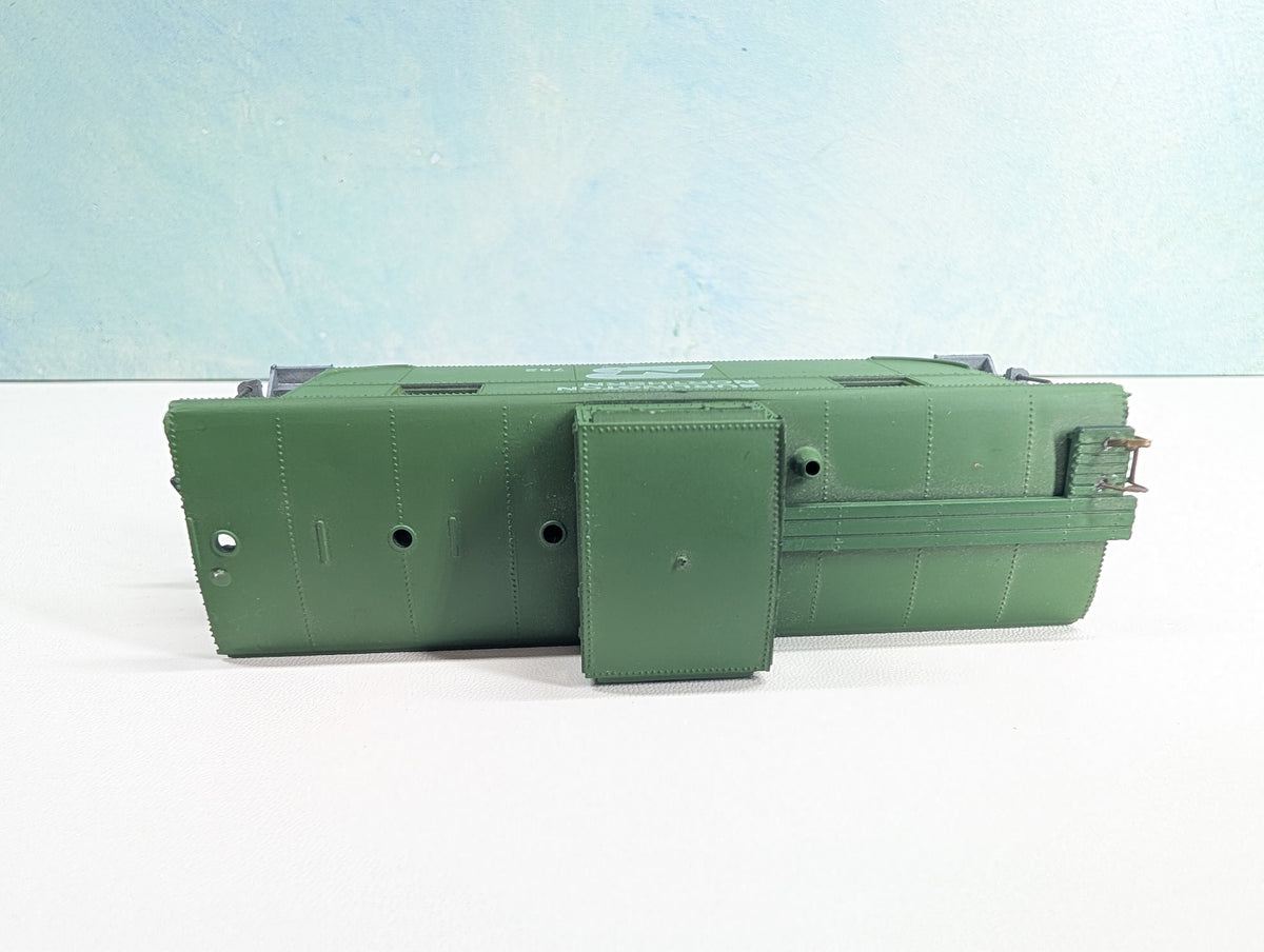 USED Roundhouse HO Scale Caboose Burlington Northern #752
