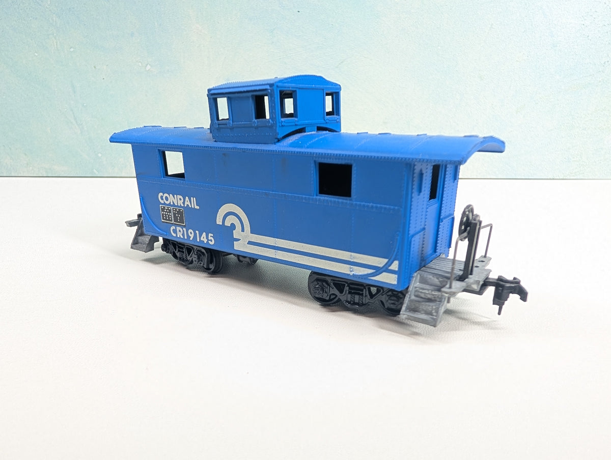 USED Roundhouse HO Scale Caboose Conrail CR #19145