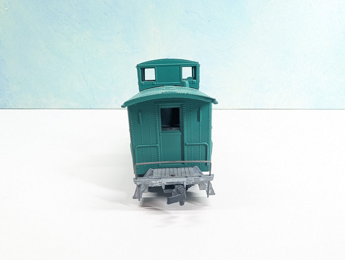 USED Roundhouse HO Scale Caboose Penn Central #68
