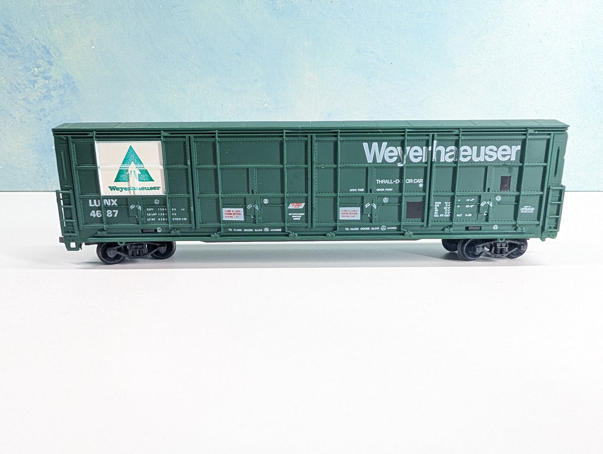 USED HO Scale Thrall Door Box Car Weyerhaeuser LUNX #4687