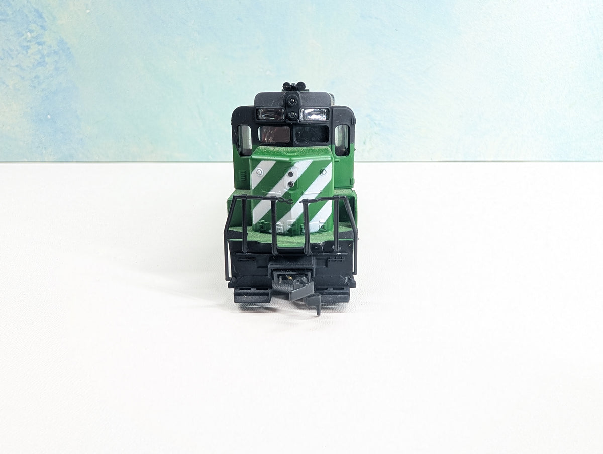 USED Lionel HO Scale GP30 Diesel Locomotive Burlington Northern #181 Tested! DC