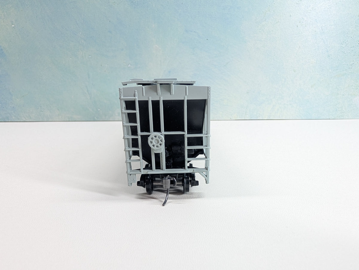 USED Athearn HO Scale Covered Hopper Burlington CB&Q #184653