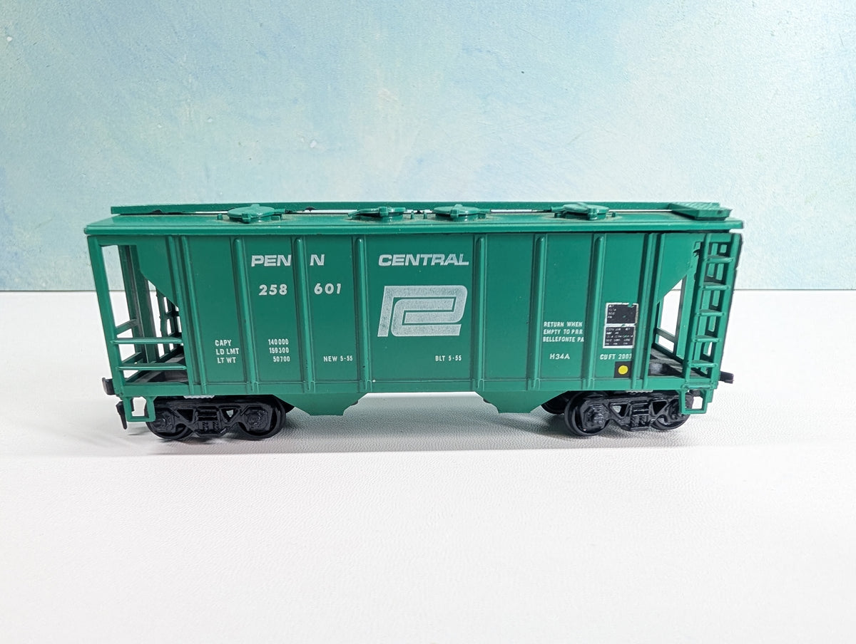 USED Roundhouse HO Scale Covered Hopper Penn Central PC #258601