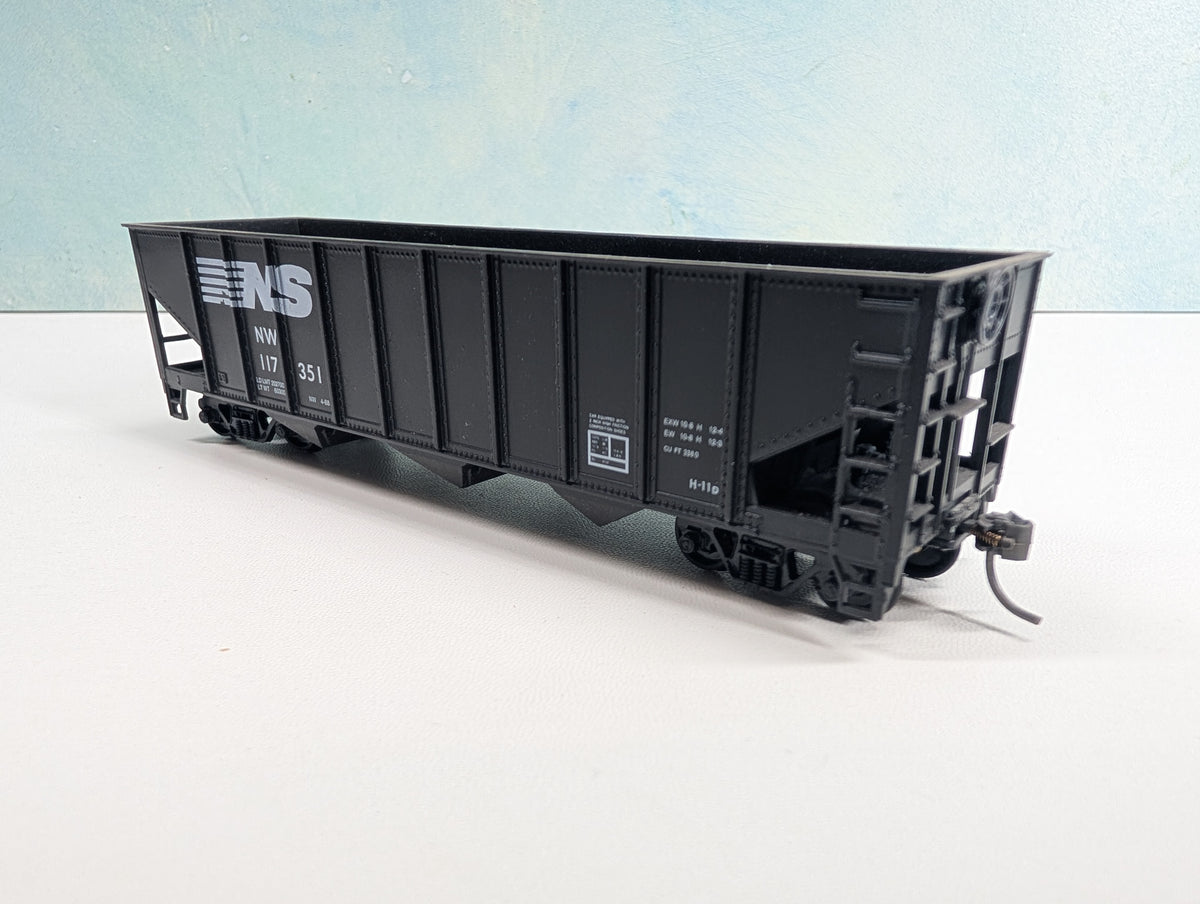 USED Roundhouse HO Scale Triple Hopper Norfolk Southern N&W #117351
