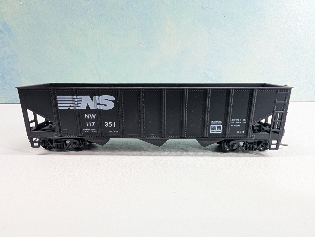 USED Roundhouse HO Scale Triple Hopper Norfolk Southern N&W #117351