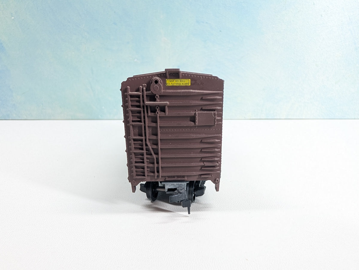 USED Roundhouse HO Scale 40' Box Car Conrail CR #124200