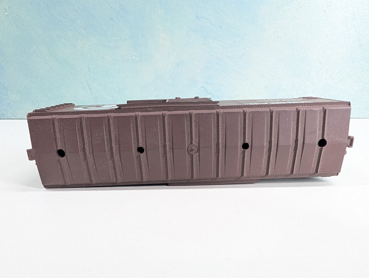 USED Roundhouse HO Scale 40' Box Car Conrail CR #124200
