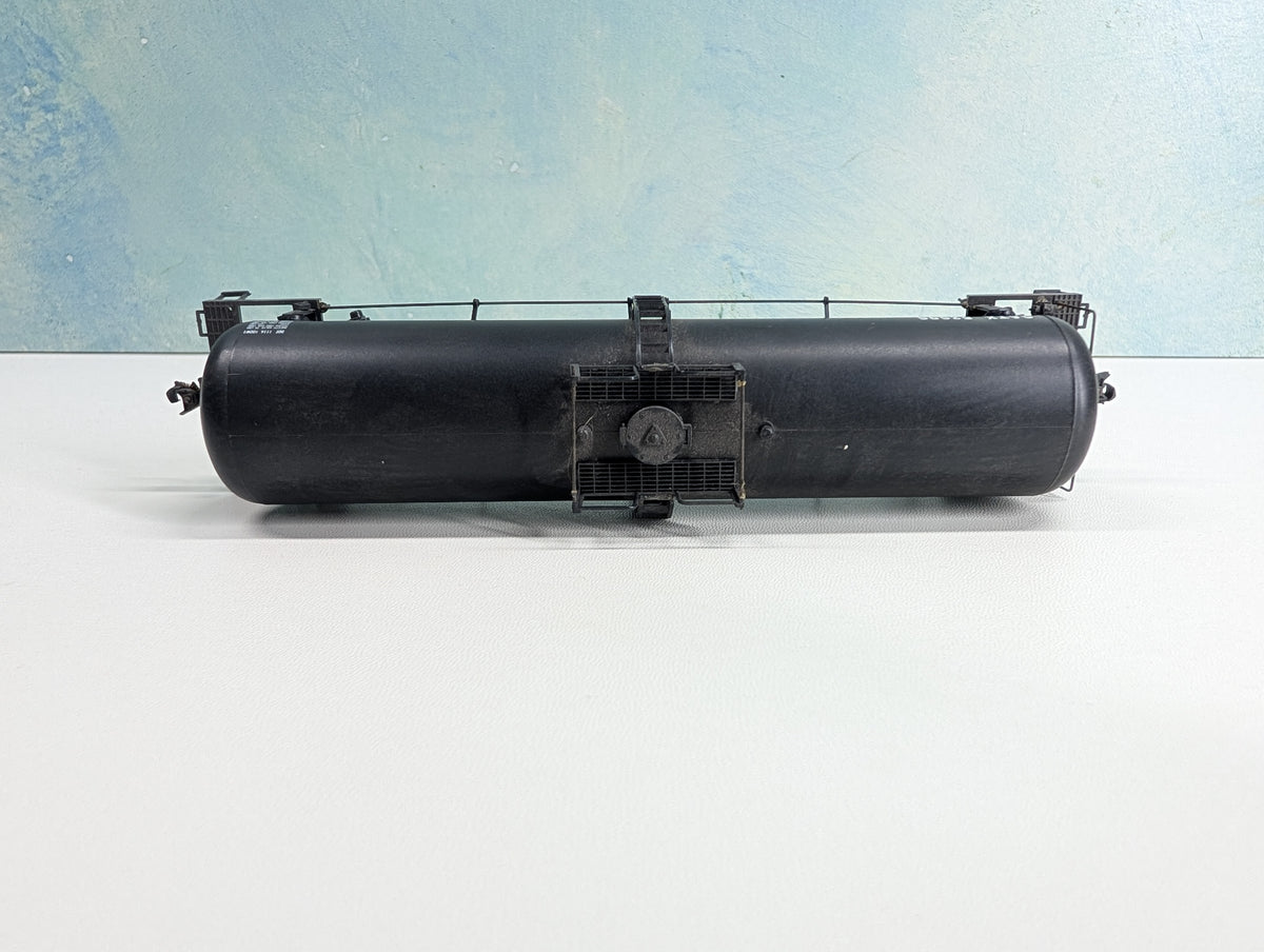 USED Roundhouse HO Scale Tank Car GATX #52606