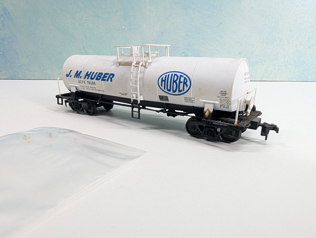 USED Atlas HO Scale Tank Car JM Huber ACFX #79380