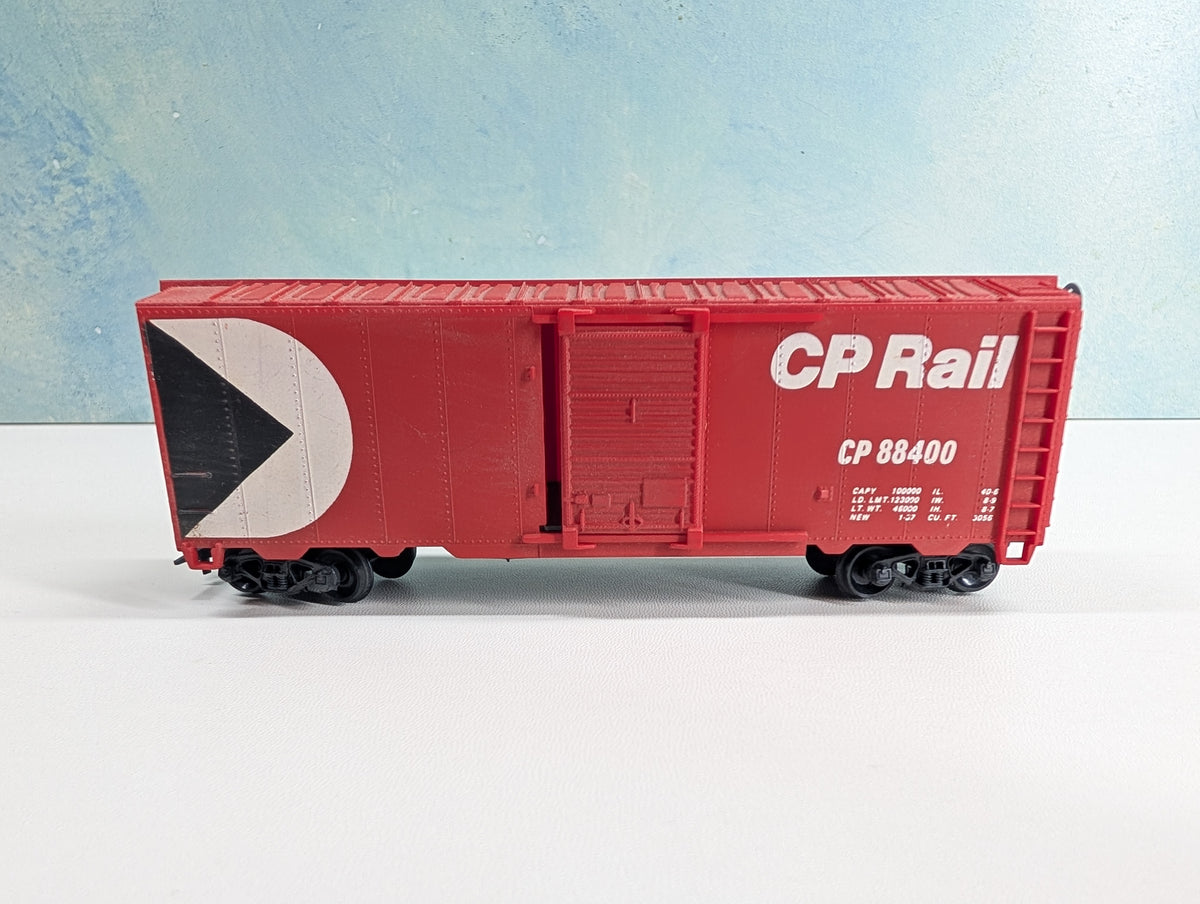 USED Lionel HO Scale 40' Box Car CP Rail CP #88400
