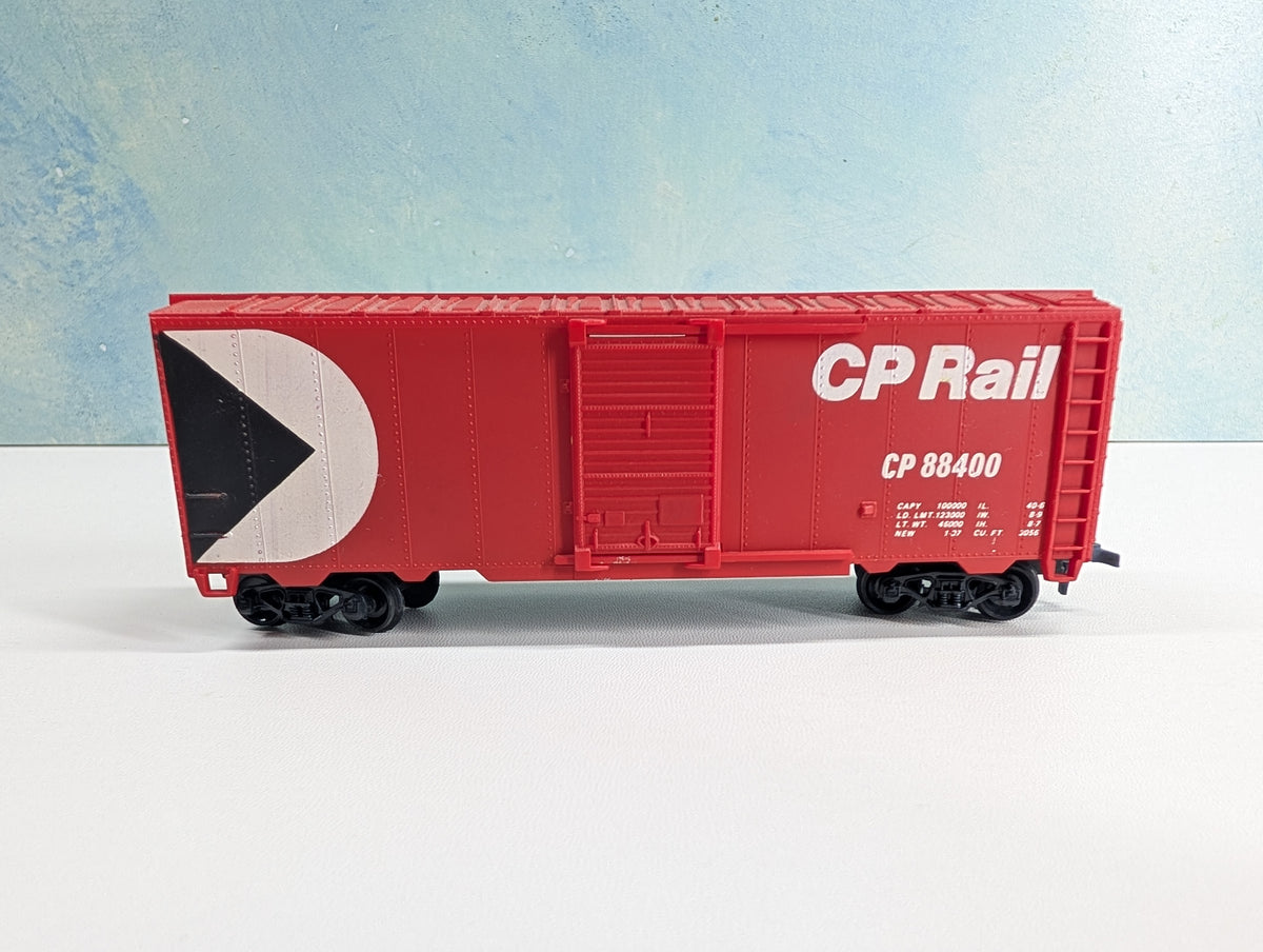 USED Lionel HO Scale 40' Box Car CP Rail CP #88400