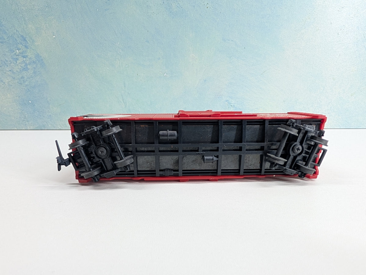 USED Lionel HO Scale 40' Box Car CP Rail CP #88400