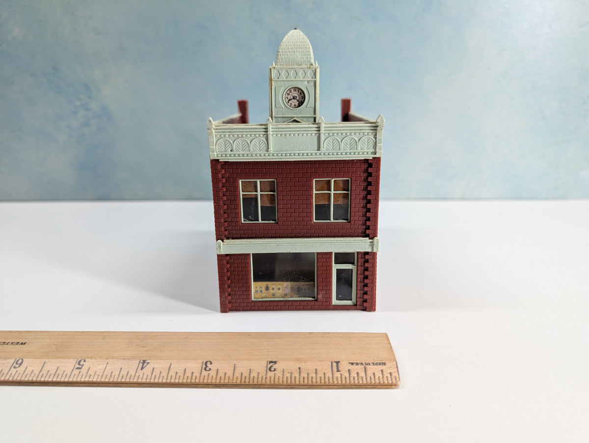 USED HO Scale Brick Storefront w/ Clock