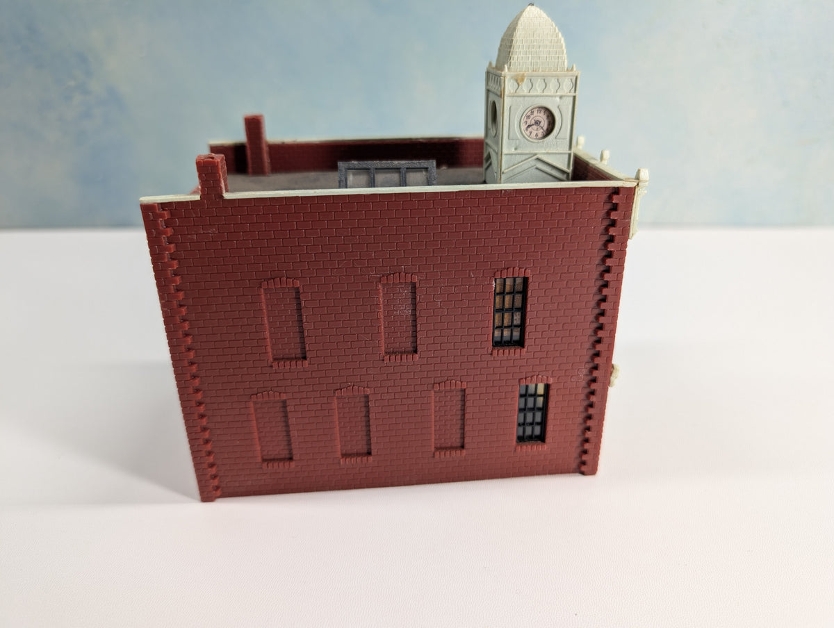 USED HO Scale Brick Storefront w/ Clock