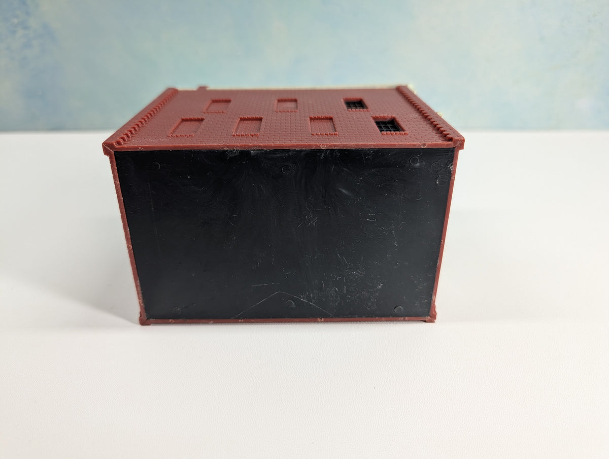 USED HO Scale Brick Storefront w/ Clock