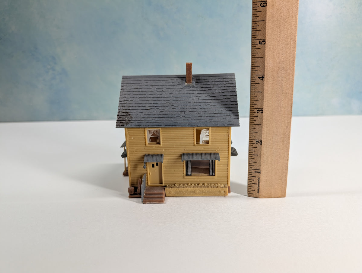 USED Revell HO Scale Yellow Farm House