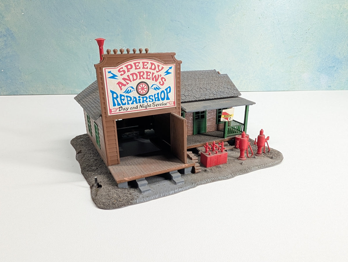 USED Tyco HO Scale Speedy Andrew's Repair Shop