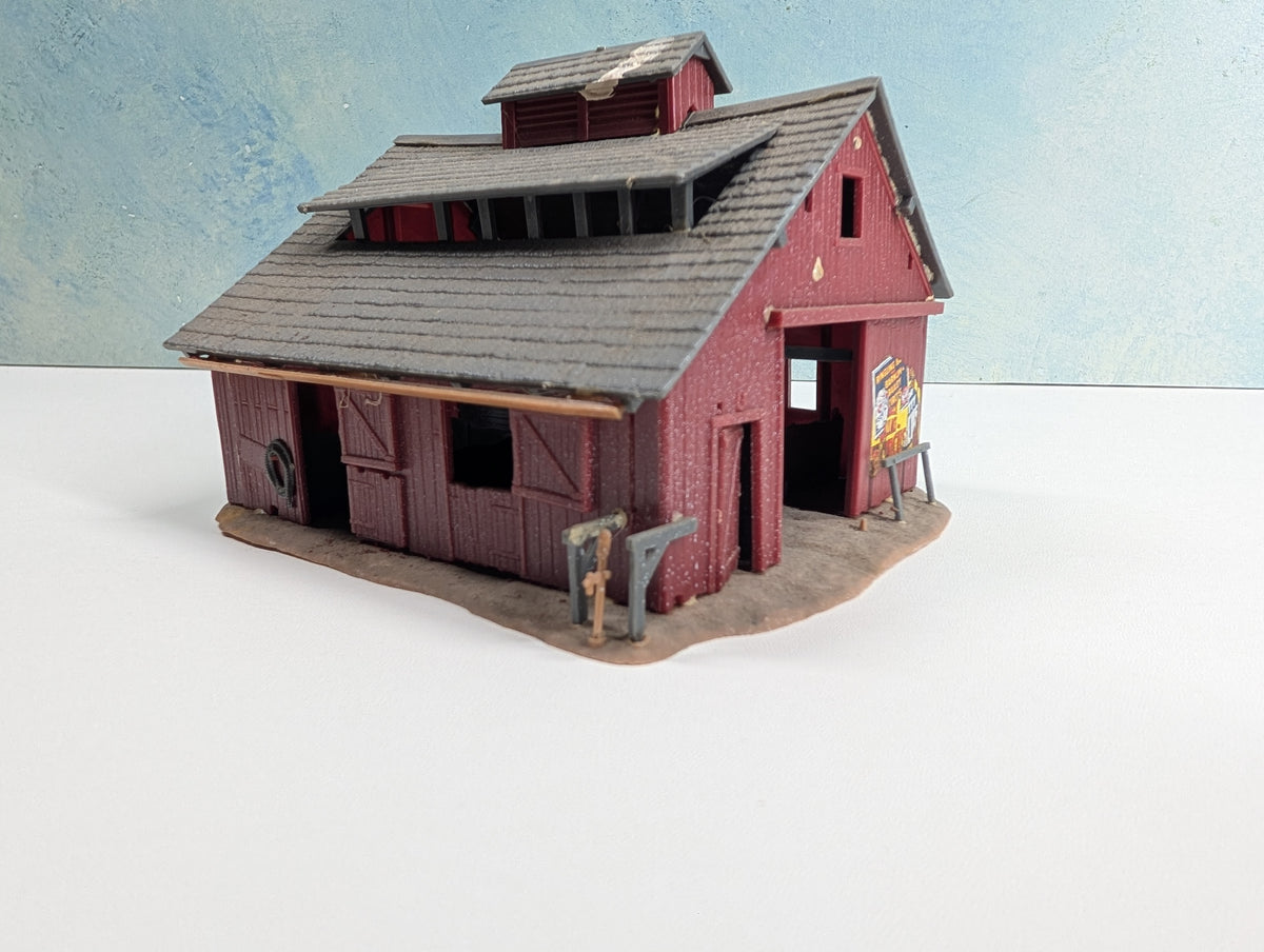 USED Revell HO Scale Old Time Barn