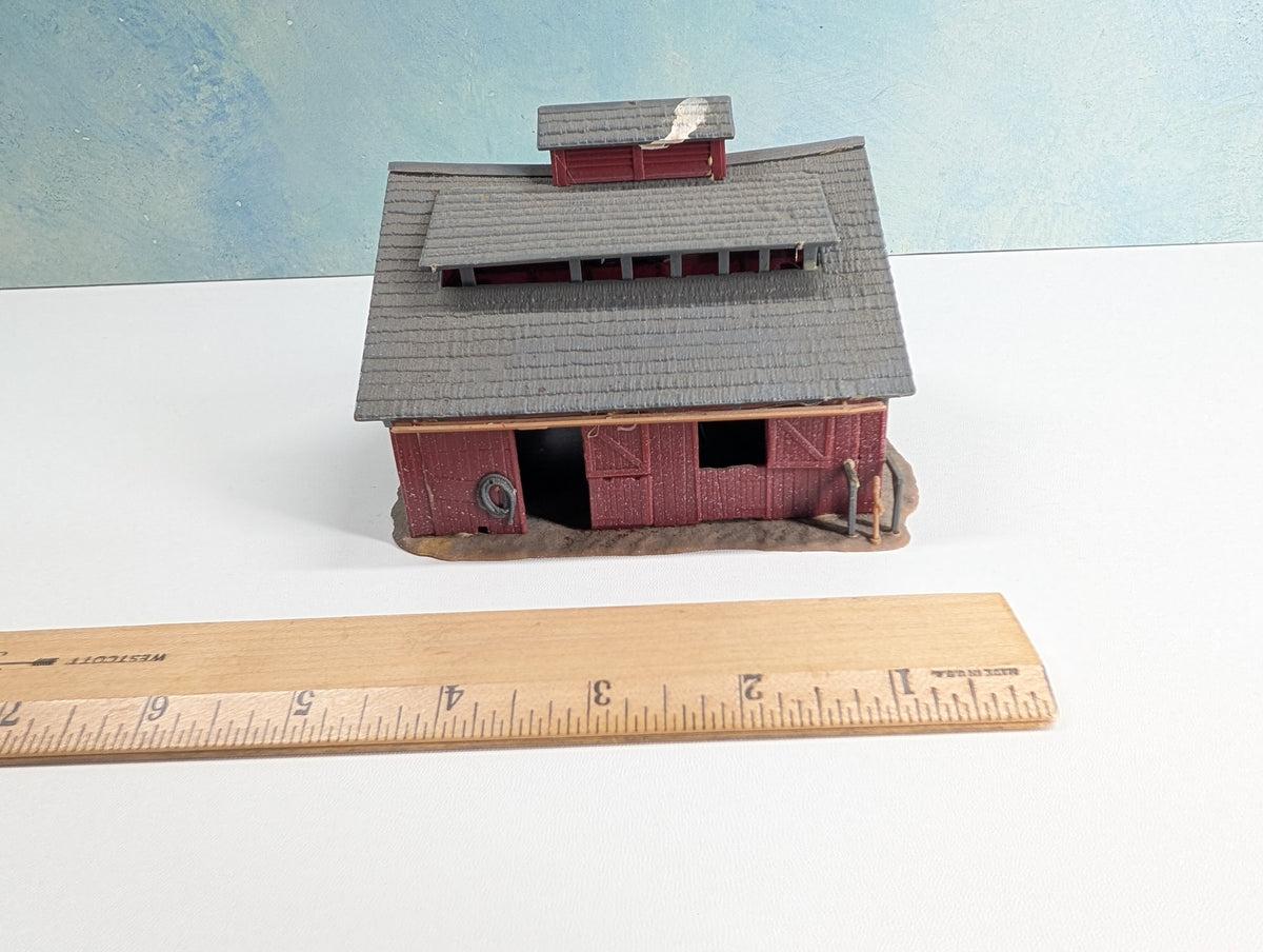 USED Revell HO Scale Old Time Barn