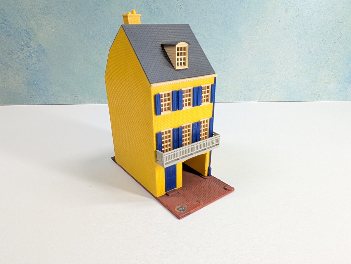 USED HO Scale Yellow Brick House w/ Dark Blue Shutters