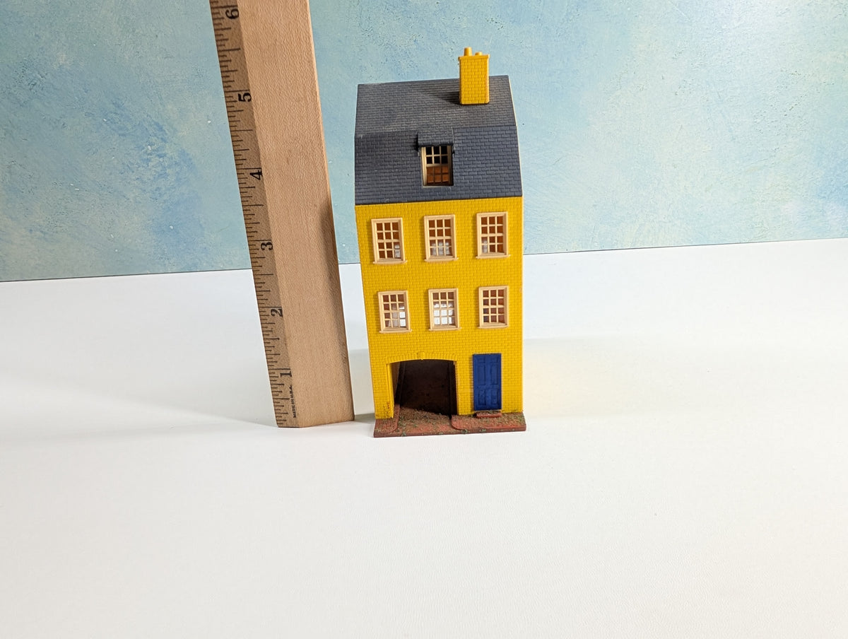USED HO Scale Yellow Brick House w/ Dark Blue Shutters