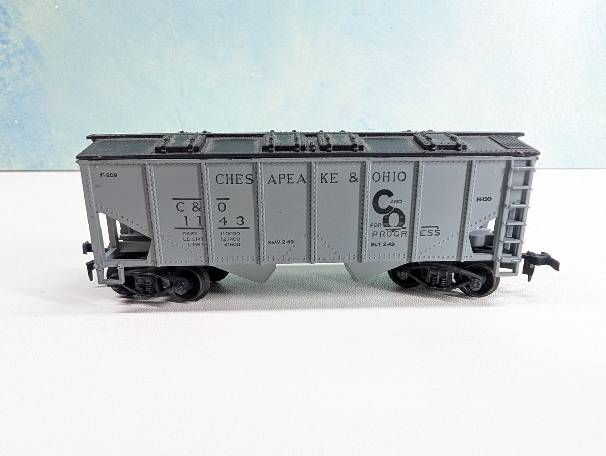 USED HO Scale 2 Bay Hopper Chesapeake and Ohio C&O #1143