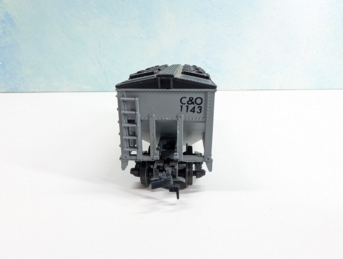 USED HO Scale 2 Bay Hopper Chesapeake and Ohio C&O #1143