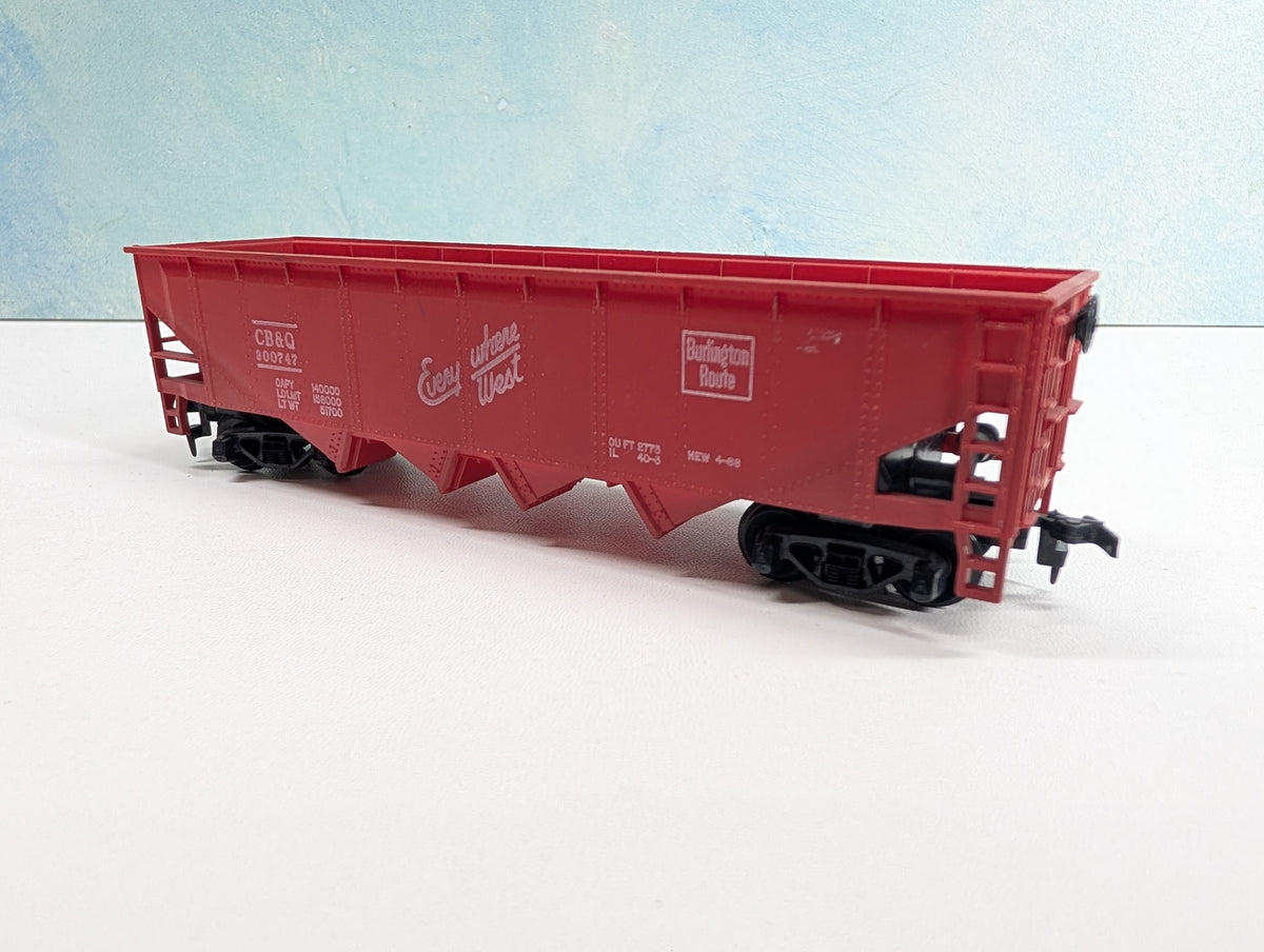 USED Tyco HO Scale Quad Hopper Burlington CB&Q #300747