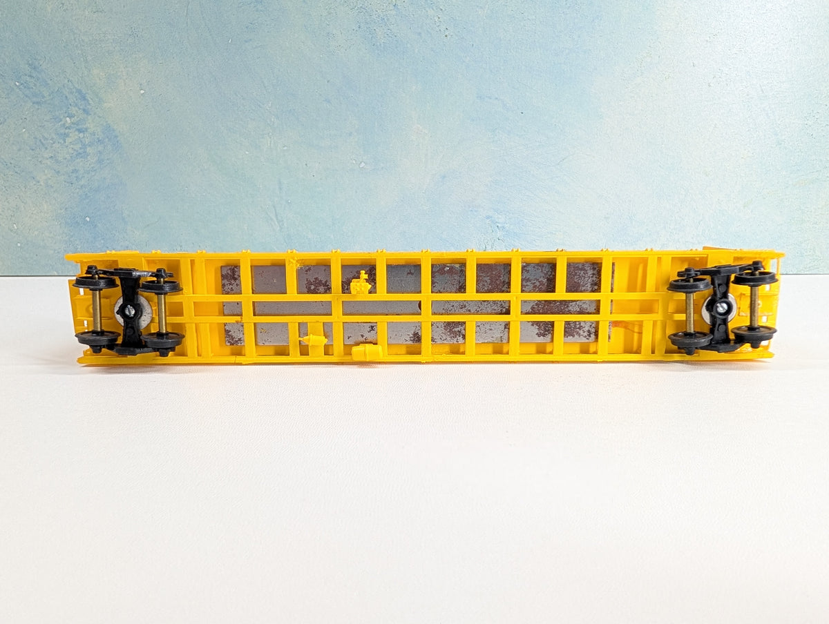 USED MCKEAN HO Scale Center Beam Open Flat Car Trailer Train TTZX #86252