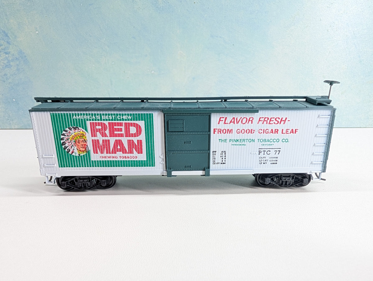 USED TRAIN MINIATURE HO Scale 40' Tobacco Wooden Box Car Red Man PTC #77 Tobacco Road Series