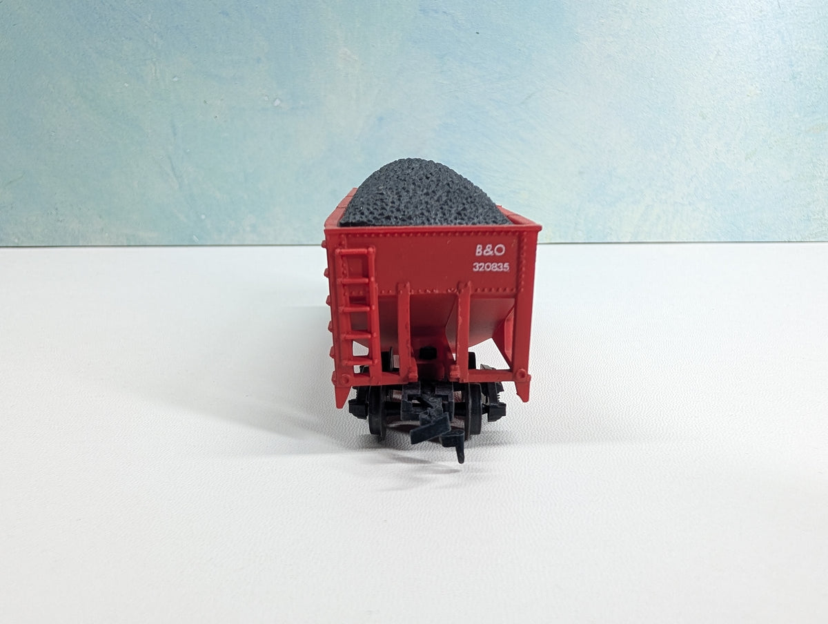 USED Life-Like HO Scale 2 Bay Hopper w/ Coal Baltimore and Ohio B&O #320835