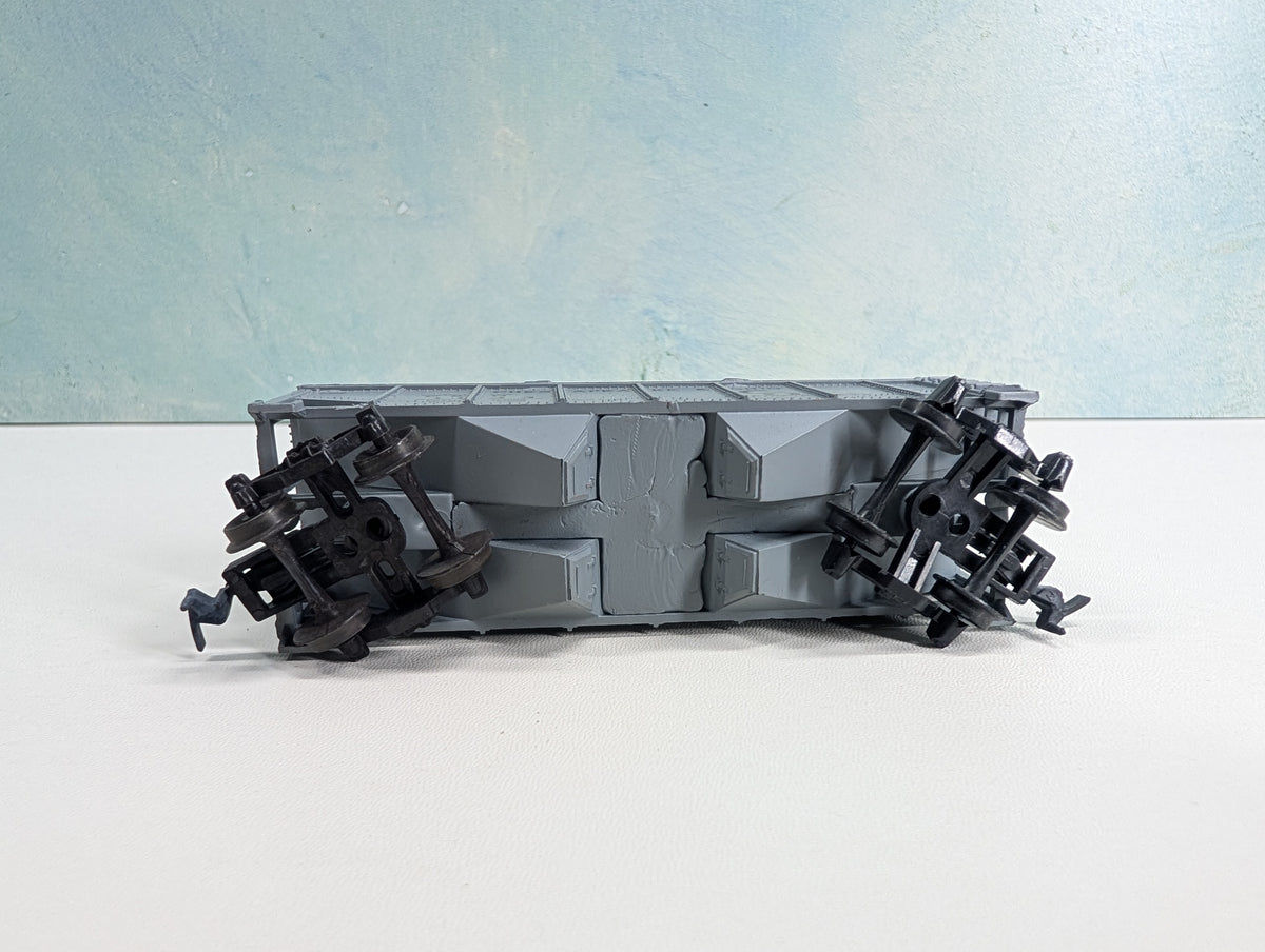 USED Life-Like HO Scale 2 Bay Covered Hopper Chesapeake and Ohio C&O #1143