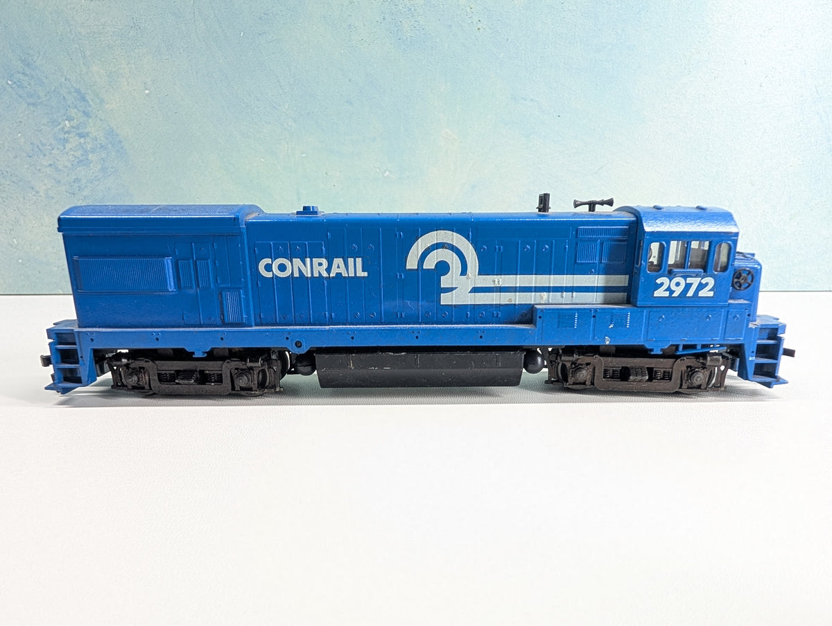 USED Athearn HO Scale Diesel Locomotive w/ Custom Decals Conrail #2972 Unpowered