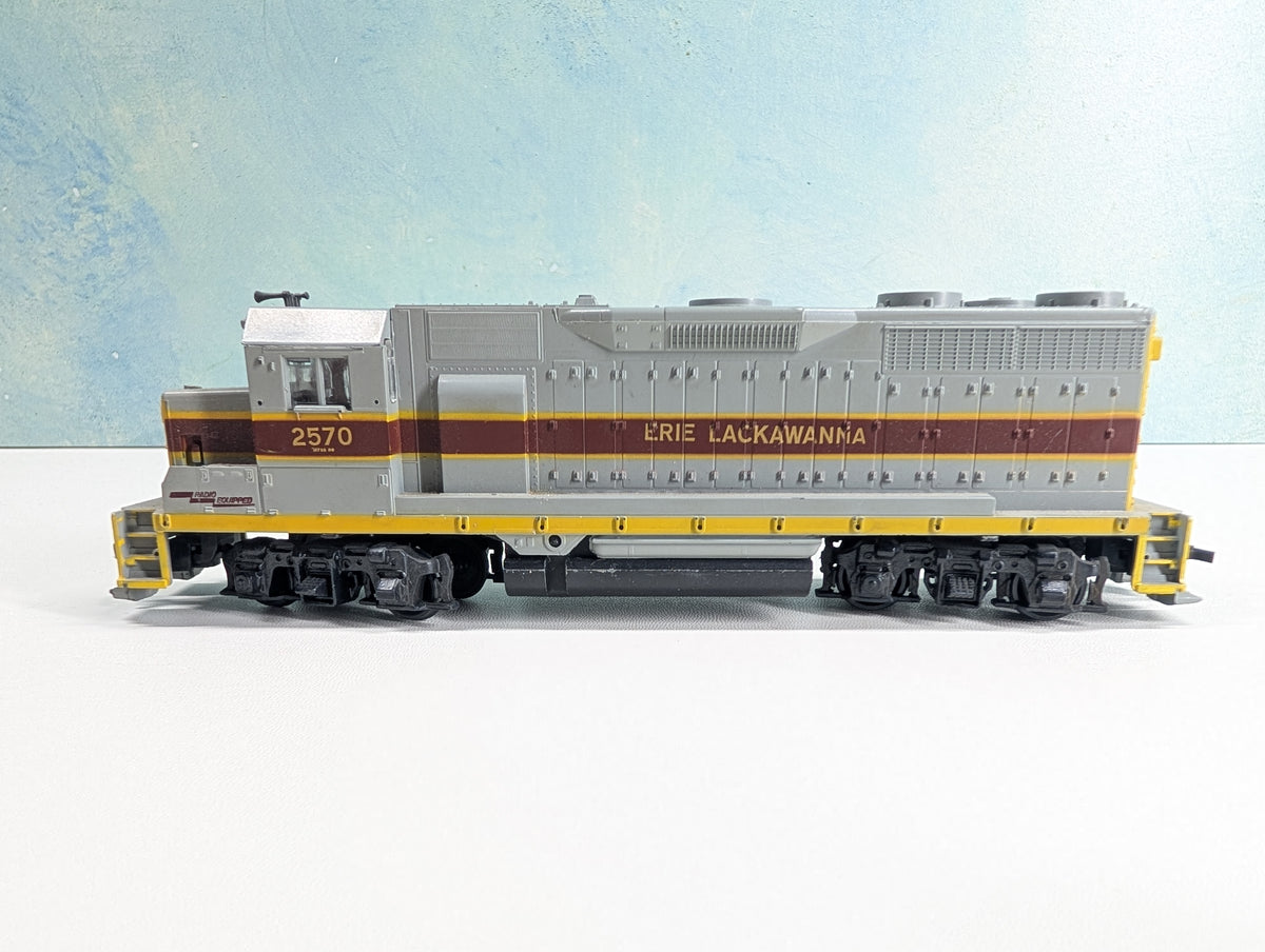 USED Athearn HO Scale GP35 Diesel Locomotive Erie Lackawanna #2570 Unpowered