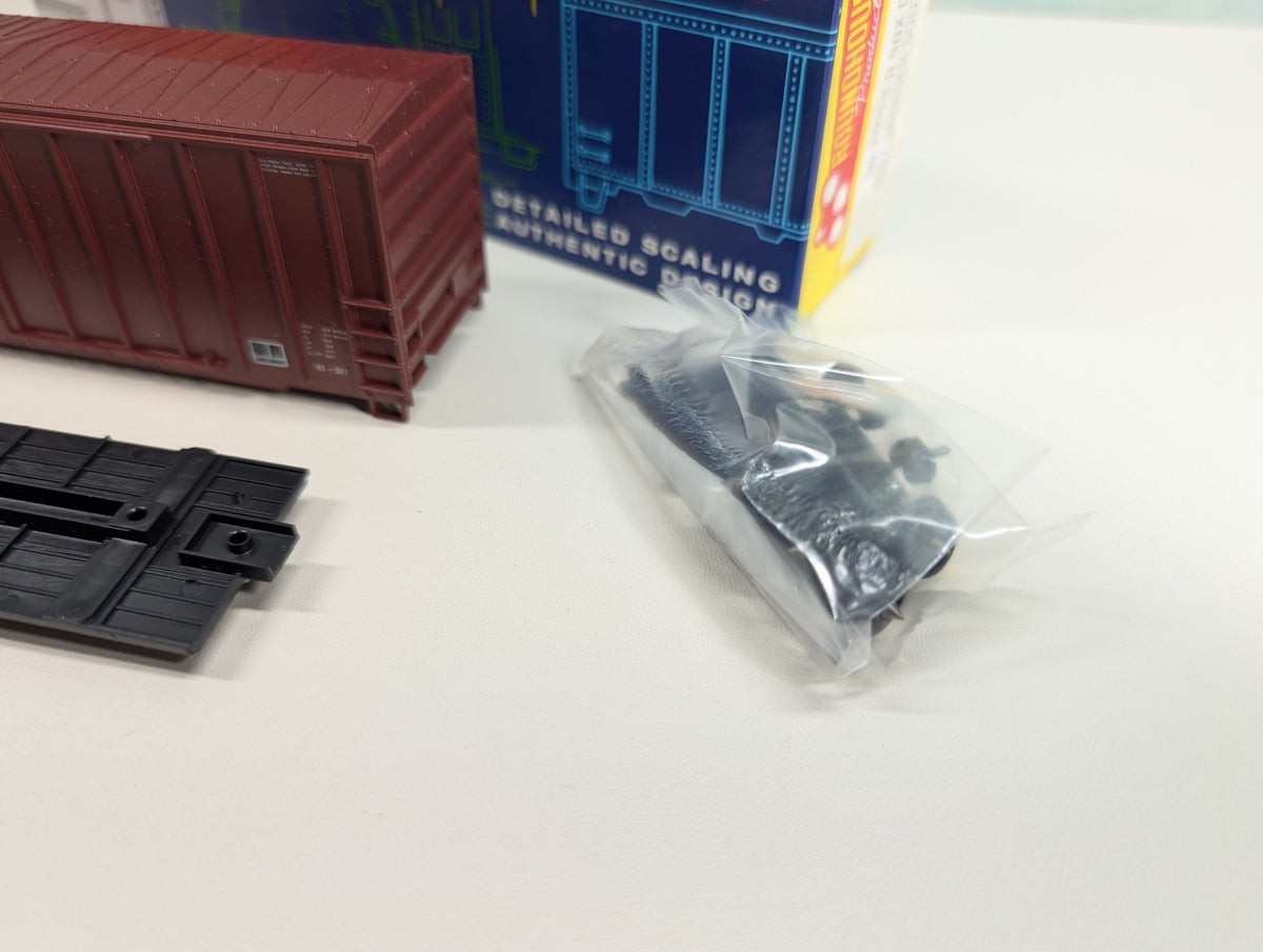 USED Roundhouse 1967 HO Scale 50' FMC SD Box Car Norfolk Southern SOU #17783 KIT