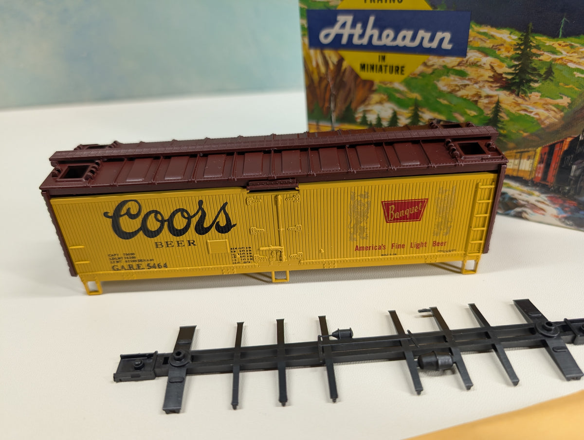 USED Athearn 5203 HO Scale 40' Wooden WD Reefer Box Car Coors Beer GARE #5464 KIT