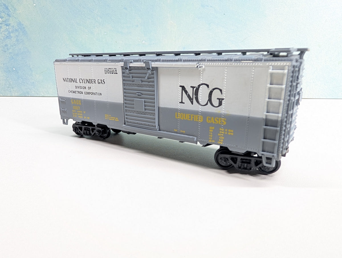 USED Athearn HO Scale 40' Box Car National Cylinder Gas GAOX #1007
