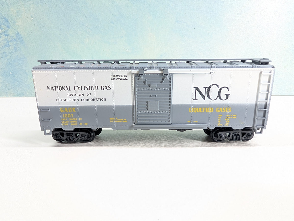 USED Athearn HO Scale 40' Box Car National Cylinder Gas GAOX #1007