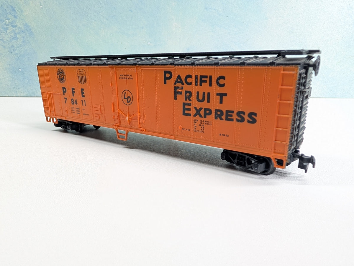 USED AHM HO Scale 50' Box Car Pacific Fruit Express PFE #78411