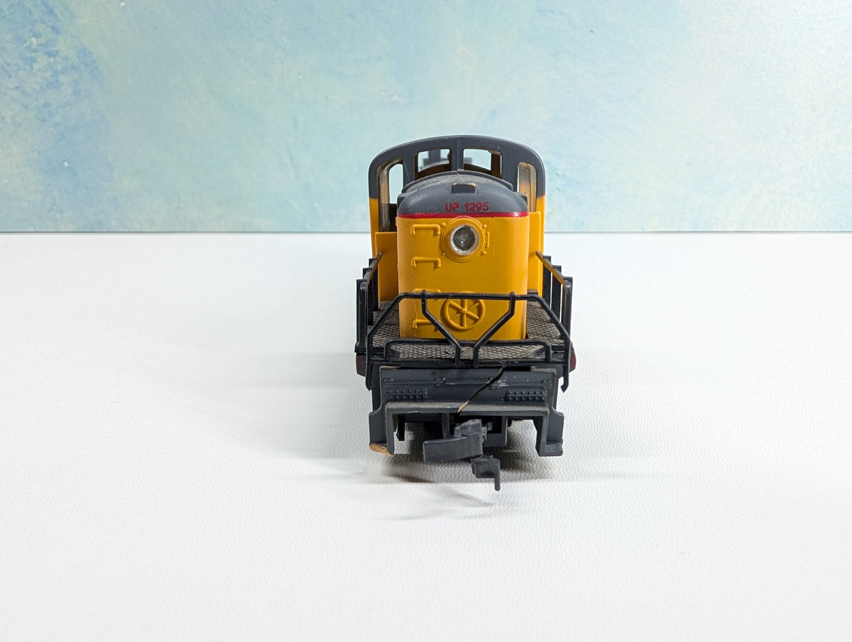 USED AHM HO Scale RS-2 Diesel Locomotive Union Pacific UP #1295 Non-Powered