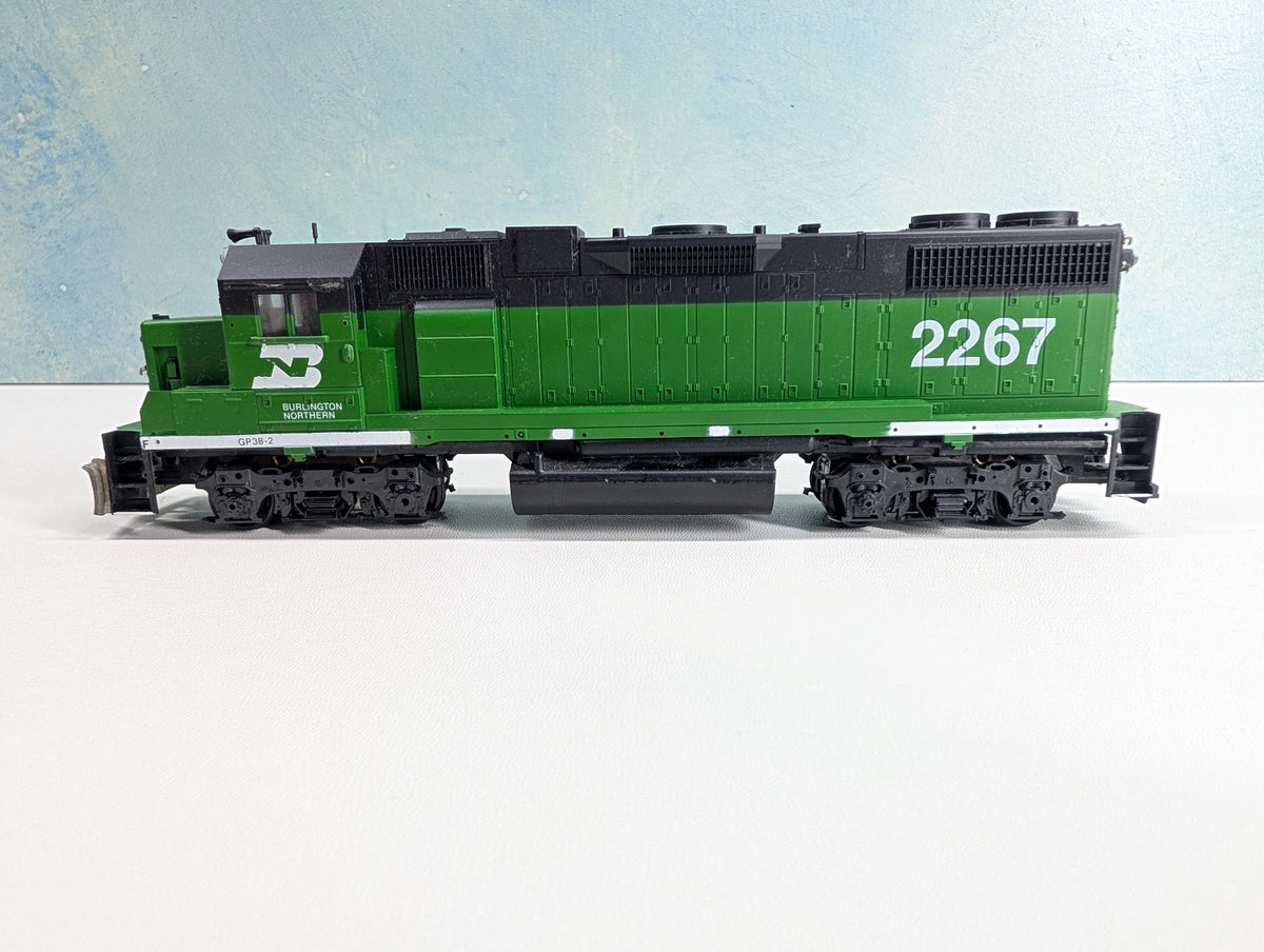 USED Athearn 4663 HO Scale GP38-2 Diesel Locomotive Burlington Northern BN #2267 Non-Powered