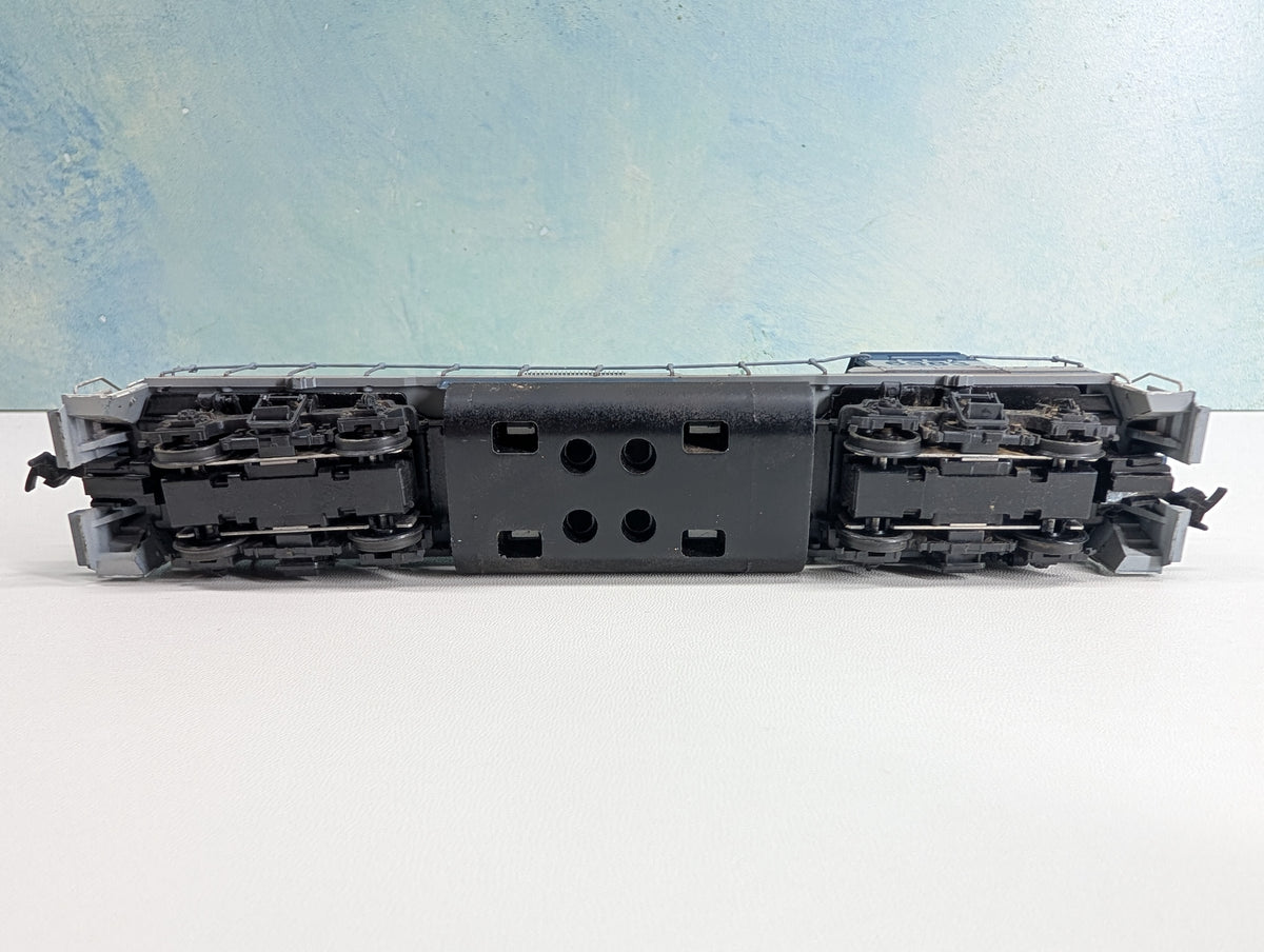 USED Athearn HO Scale GP-40 Diesel Locomotive CSX SBD #6383 Light Weathering Non-Powered