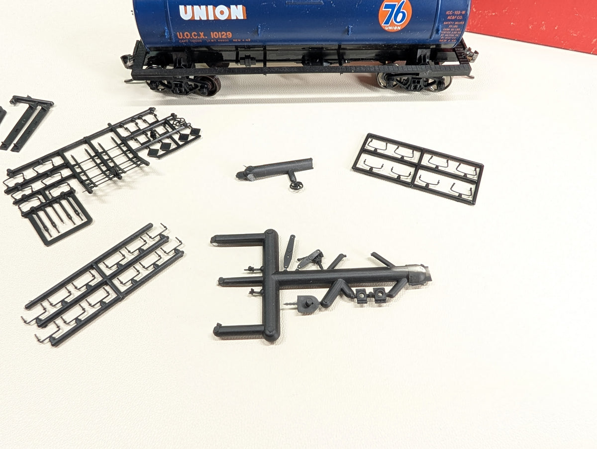 USED Red Caboose #3013-1 HO Scale 10,000 Gal Tank Car Union 76 UOCX #10129 KIT