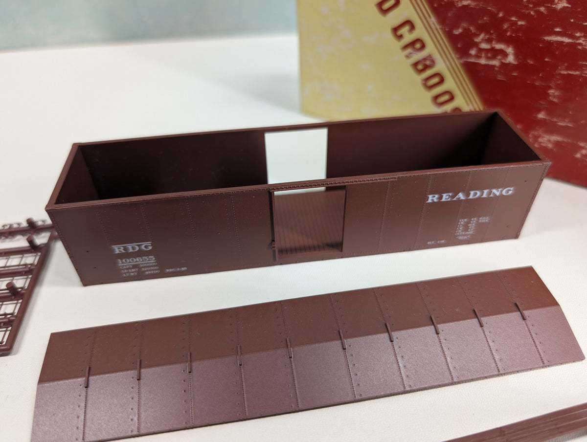 USED Red Caboose #7046-4 HO Scale 40' Steel Sheathed Box Car X-29 Reading RDG #100655 KIT