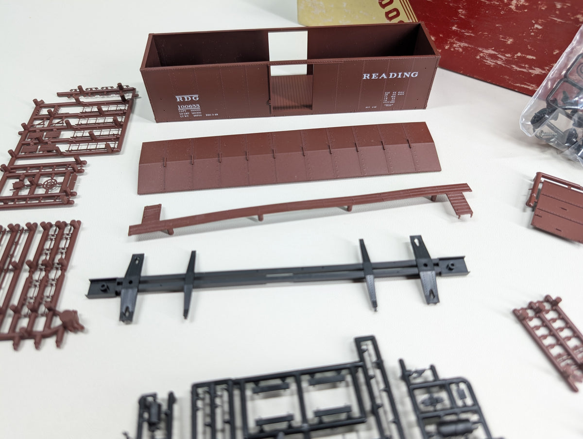 USED Red Caboose #7046-4 HO Scale 40' Steel Sheathed Box Car X-29 Reading RDG #100655 KIT